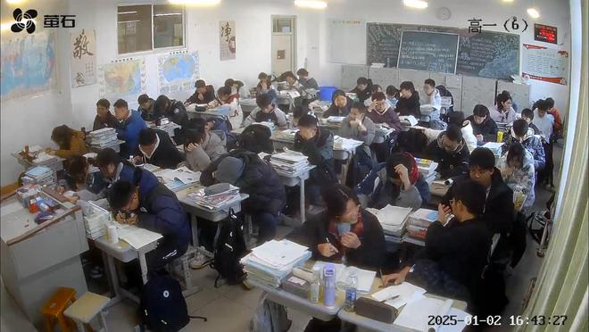学逃生后续来了！网友表示：这嘉奖是不是低了pg电子免费模拟器游戏地震中高中生背起同(图1)