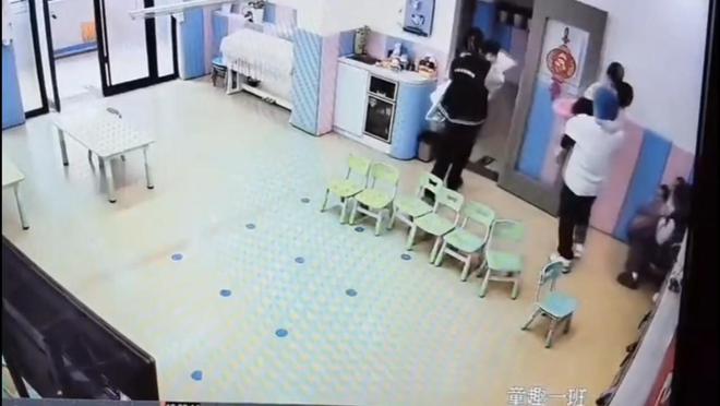 学逃生后续来了！网友表示：这嘉奖是不是低了pg电子免费模拟器游戏地震中高中生背起同(图4)