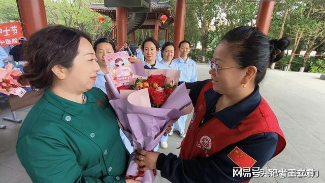 致敬白衣天使凝聚社会温情pg电子试玩沈阳爱心企业(图5)