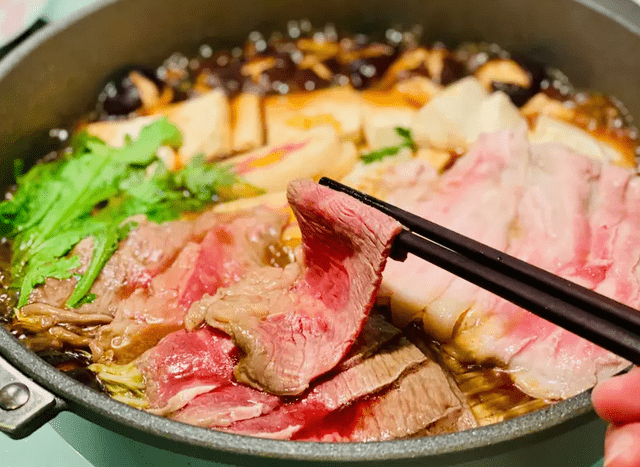 叔教你酱汁调法只需几样食材比卖的好吃pg电子中文模拟器日式寿喜锅轻松做大(图6)